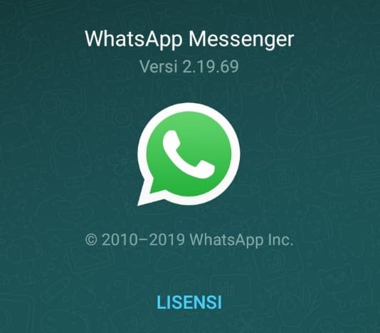 Cek versi WhatsApp untuk mengatasi WhatsApp web tidak bisa dibuka