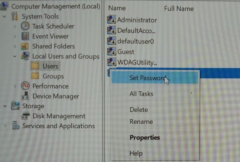 Cara ke-4 Reset Password Menggunakan Akun Administrator